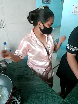 hotty-sapna online show from September 16, 2025, 5:08 am