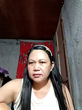 Everleigh mom online show from September 22, 2025, 8:11 pm