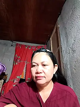 Everleigh mom online show from October 13, 2025, 8:09 pm