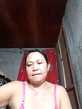 Everleigh mom online show from October 24, 2025, 10:33 am