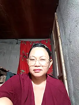 Everleigh mom online show from October 25, 2025, 8:14 pm