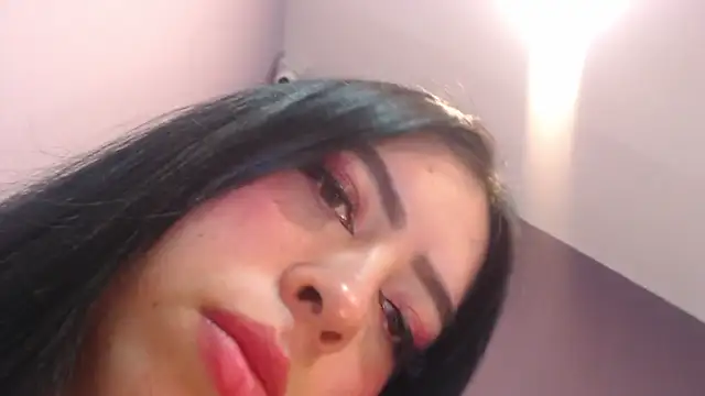 KateWelsin online show from April 21, 2026, 8:01 pm