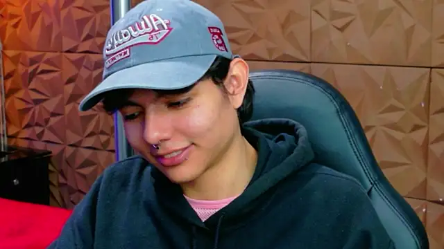 alandelrey57 online show from February 24, 2026, 3:37 am