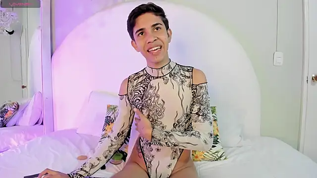 JoshuaSanzz online show from September 13, 2025, 4:23 am