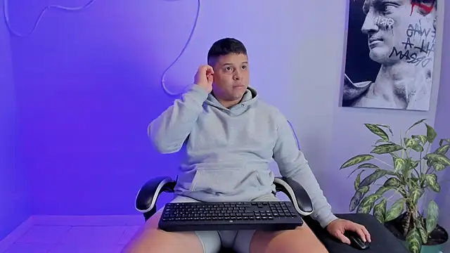 Maximus Steel online show from September 19, 2025, 2:57 am