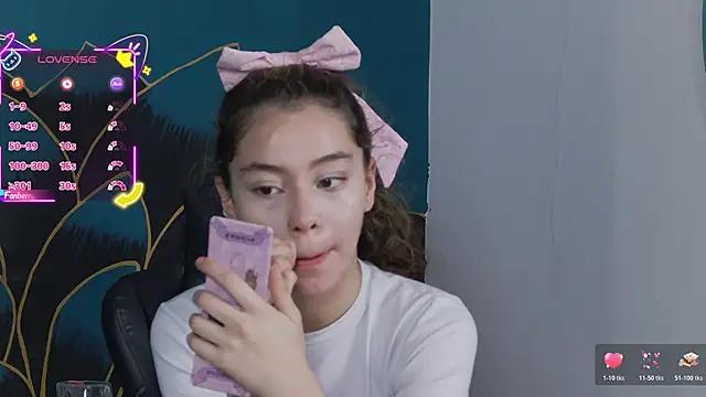 RavennMoonn online show from March 6, 2026, 1:40 pm