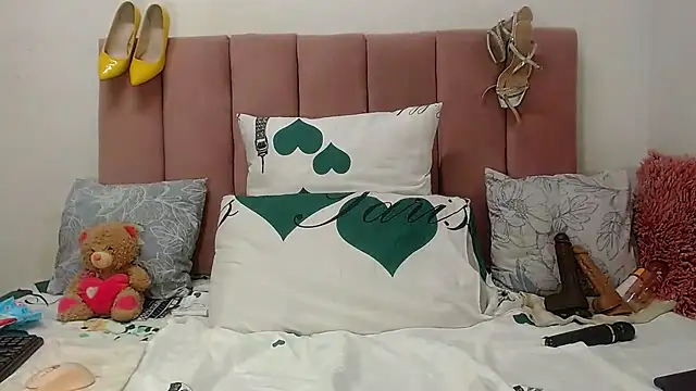 RoundaAssx22 online show from November 2, 2025, 2:25 am