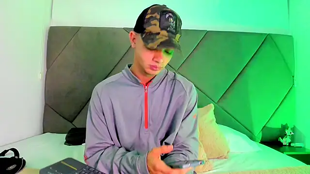 andrew colleman online show from September 13, 2025, 8:25 am