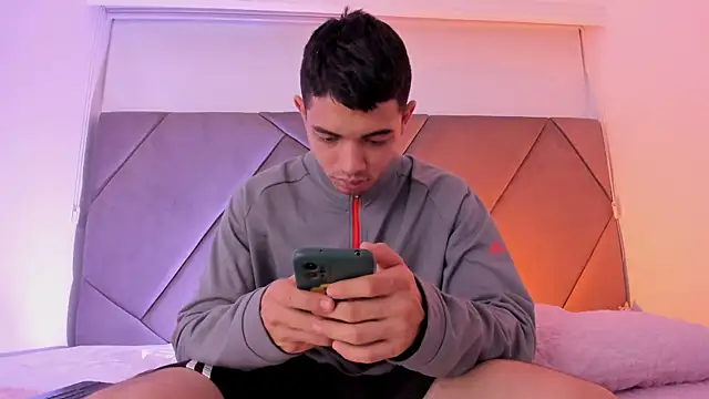 andrew colleman online show from September 22, 2025, 5:42 am