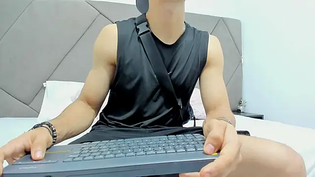 andrew colleman online show from September 29, 2025, 4:06 am