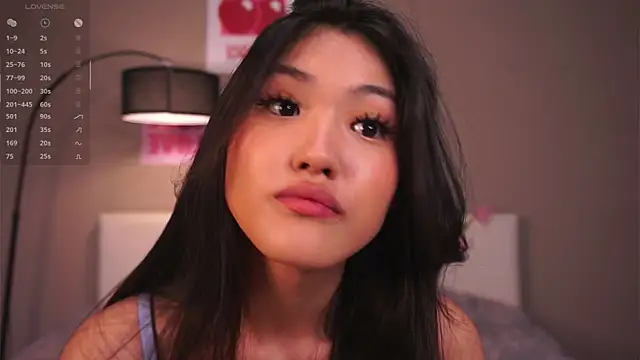 FancyEsten online show from October 16, 2025, 8:37 am