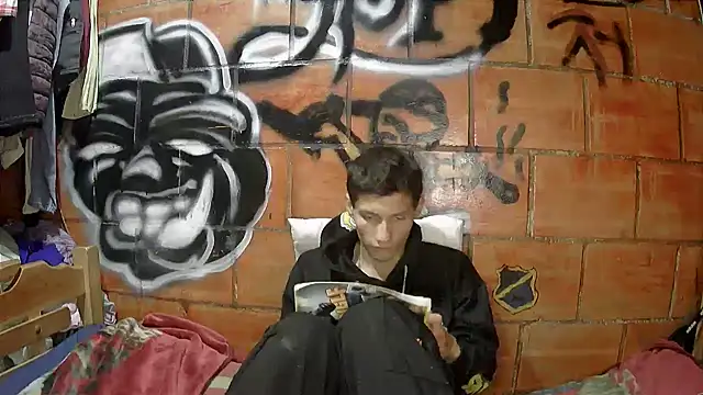 Snapshot of alexandercruz chatting on June 25, 2026, 5:23 am alexandercruz online show from June 25, 2026, 5:23 am