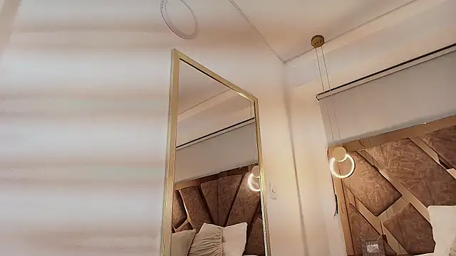 zarah andrew   online show from September 15, 2025, 12:16 pm