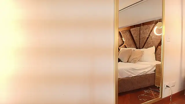 zarah andrew   online show from September 30, 2025, 12:10 pm