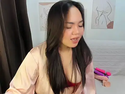 Snapshot of expnsivecandy chatting on November 4, 2025, 3:22 pm expnsivecandy online show from November 4, 2025, 3:22 pm