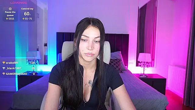 Snapshot of EliseVelour chatting on June 3, 2026, 2:33 pm EliseVelour online show from June 3, 2026, 2:33 pm