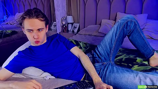 WilliamDyson online show from November 23, 2025, 4:23 am