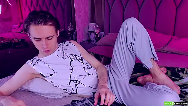 WilliamDyson online show from November 26, 2025, 4:02 am