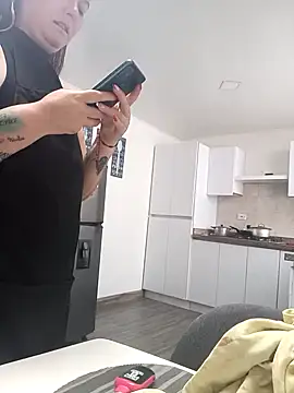 Fernandar2025 online show from April 21, 2026, 4:34 pm