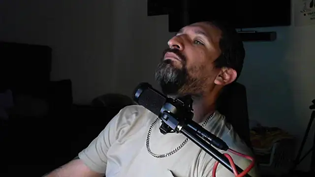 DevilPup75  online show from September 8, 2025, 11:15 pm