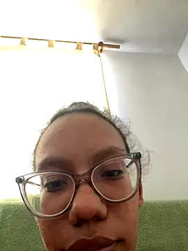 Valen1800 online show from October 17, 2025, 7:16 pm