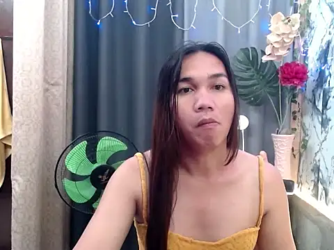 Snapshot of Shikagamhe23 chatting on March 31, 2026, 2:13 am Shikagamhe23 online show from March 31, 2026, 2:13 am