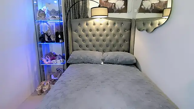 Claudia empress online show from October 9, 2025, 9:57 pm