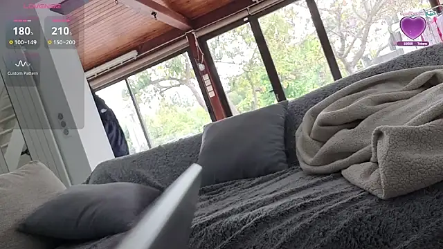 bellemasquer online show from September 17, 2025, 10:39 am