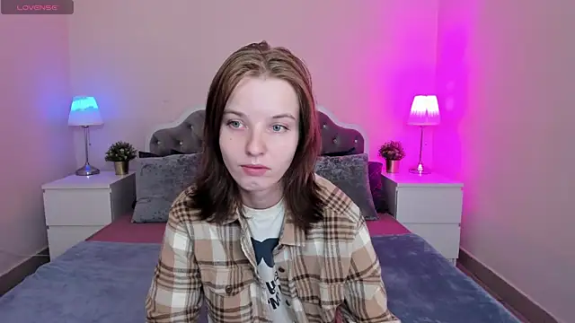 Snapshot of Madelaineses chatting on September 13, 2025, 9:42 am Madelaineses online show from September 13, 2025, 9:42 am