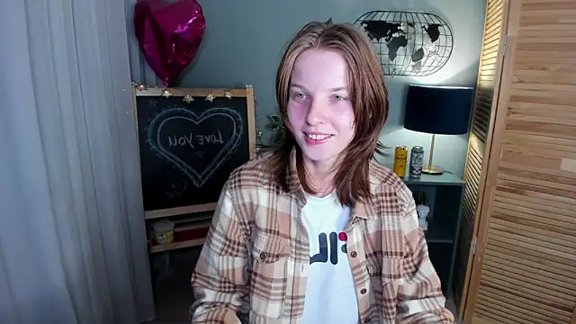 Snapshot of Madelaineses chatting on October 4, 2025, 2:59 pm Madelaineses online show from October 4, 2025, 2:59 pm