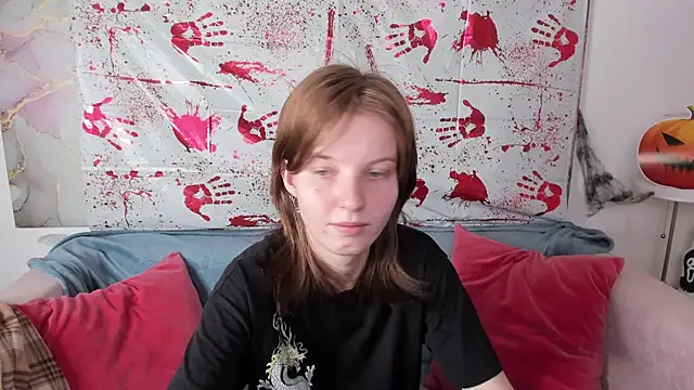 Snapshot of Madelaineses chatting on October 25, 2025, 9:06 am Madelaineses online show from October 25, 2025, 9:06 am