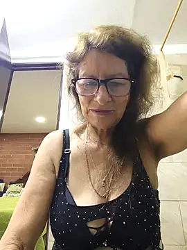 MaryeLunna online show from November 20, 2025, 11:32 am