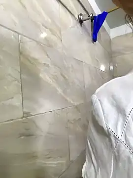 MaryeLunna online show from January 8, 2026, 11:12 am