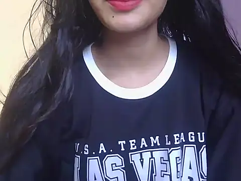 Snapshot of Tanvi_Angel chatting on August 4, 2026, 8:17 am Tanvi Angel online show from August 4, 2026, 8:17 am