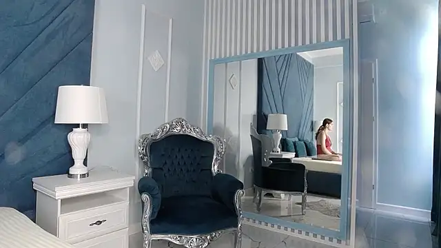 Snapshot of Evelisse chatting on July 23, 2026, 5:49 am Evelisse online show from July 23, 2026, 5:49 am