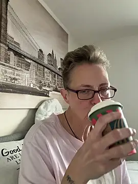 Curvy-Jinx online show from February 23, 2026, 8:22 am