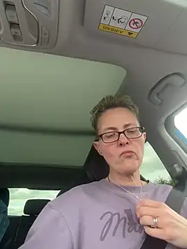 Curvy-Jinx online show from April 19, 2026, 1:43 pm