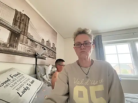 Curvy-Jinx online show from April 20, 2026, 12:08 pm