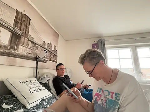 Curvy-Jinx online show from April 21, 2026, 7:58 am