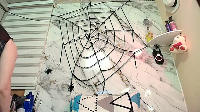 rachelroberts online show from October 28, 2025, 9:13 am