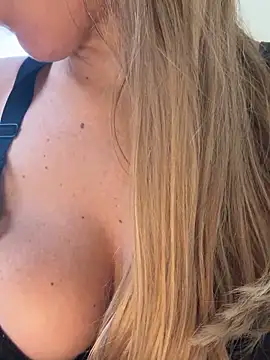 sailor titti online show from October 18, 2025, 11:44 am