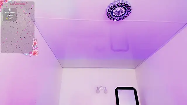 Rossedewitt  online show from October 8, 2025, 8:06 pm