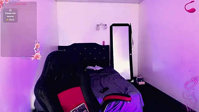 Rossedewitt  online show from October 14, 2025, 7:36 pm