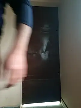 MaxB057 online show from December 19, 2025, 9:27 am