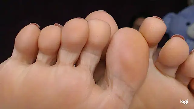 ash feet online show from December 5, 2025, 3:04 am