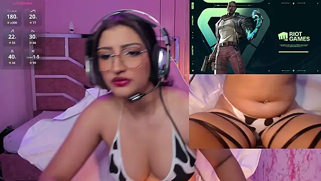 AriaNova  online show from November 10, 2025, 12:59 pm