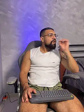 vincentjaxon online show from April 15, 2026, 5:31 pm