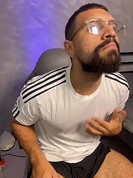 vincentjaxon online show from April 21, 2026, 5:17 pm