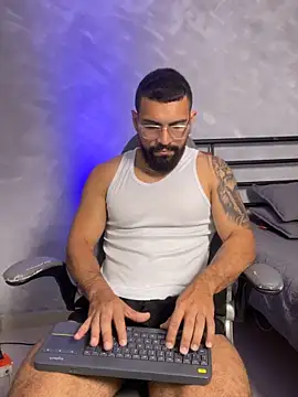 vincentjaxon online show from April 22, 2026, 5:14 pm