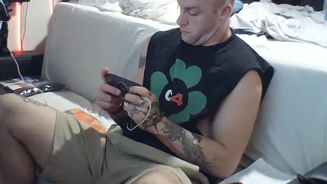 Luv2SuckBWC92 online show from September 14, 2025, 1:38 am